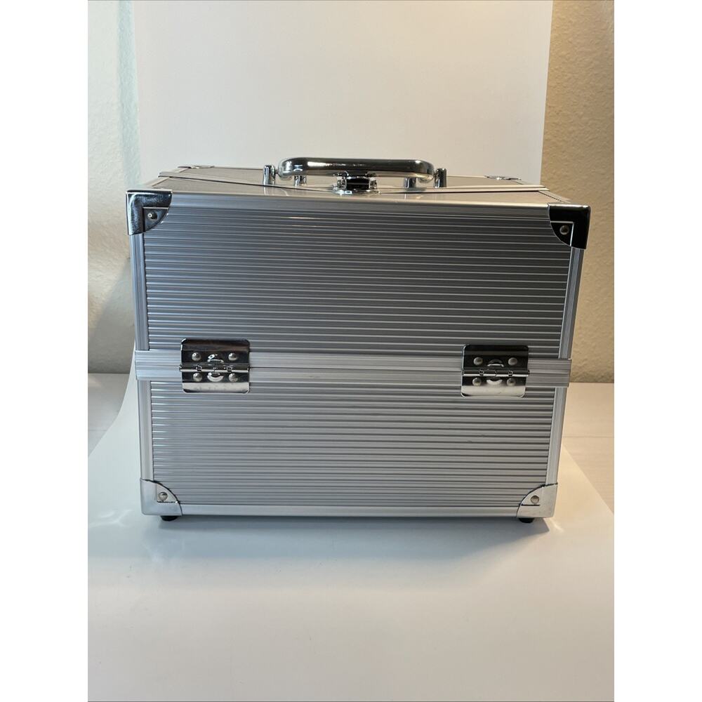 Creative Options Aluminum Makeup Train Case 4 Tray Organizer - Picture 5 of 9